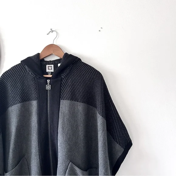 ANNE KLEIN | Knit Hooded Poncho - Picture 2 of 5